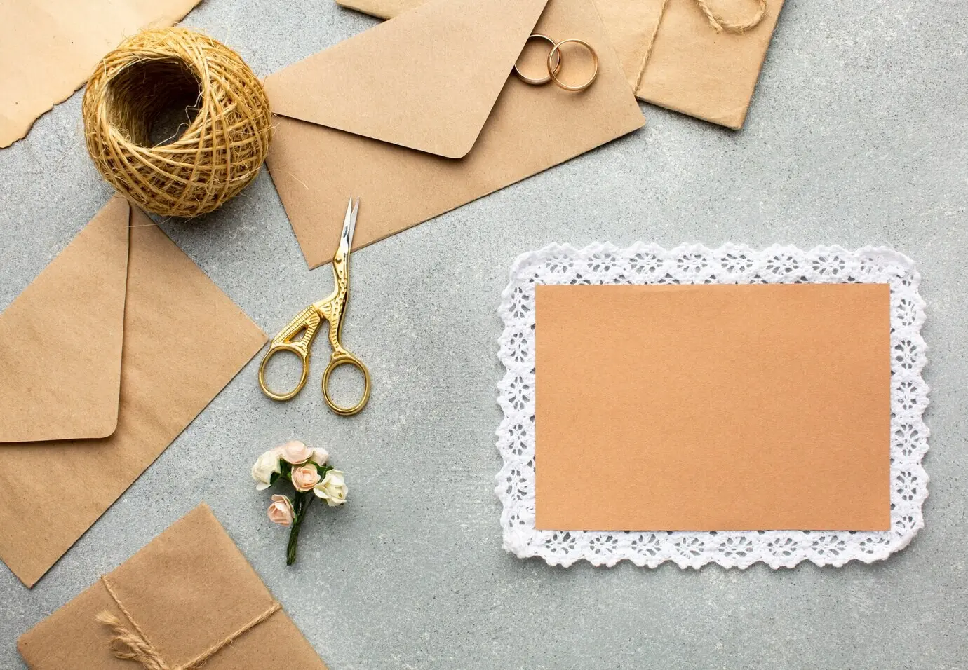 Ansicht von oben mit Freiraum für Text – Schönheitskonzept für die Hochzeit.